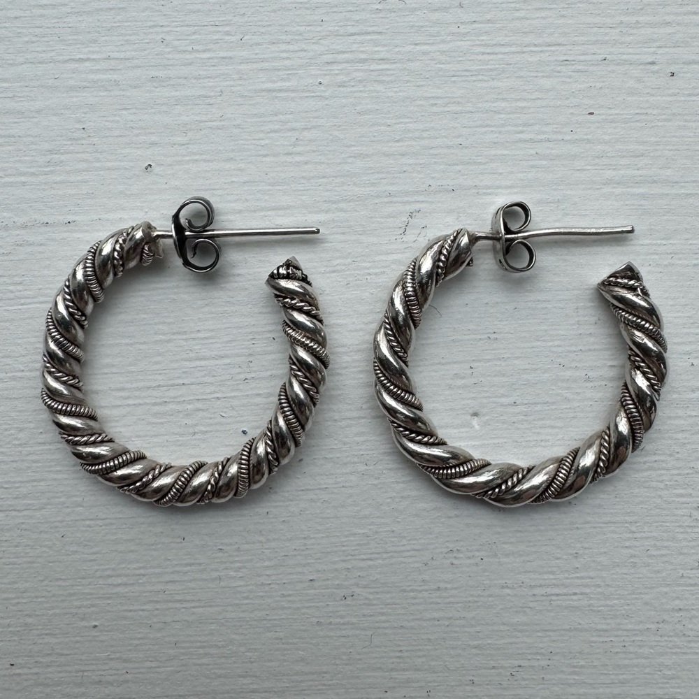 HP 🎉 Sterling Silver Twisted Rope Hoop Earrings EUC